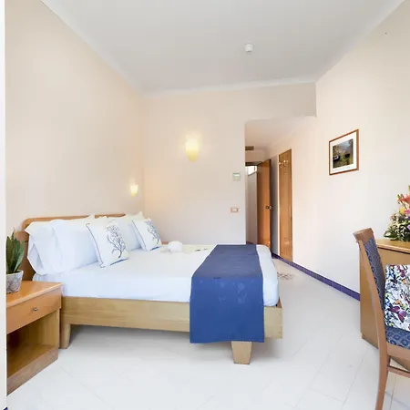 Piccolo Paradiso Hotel 3*