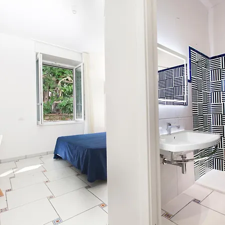 ホテル Piccolo Paradiso マッサ・ルブレンセ