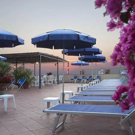 Piccolo Paradiso 3* マッサ・ルブレンセ