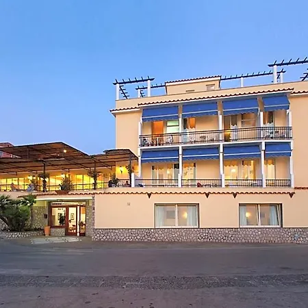 Piccolo Paradiso Hotel 3*