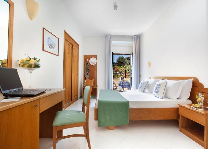 Piccolo Paradiso 3* Масса-Лубренсе