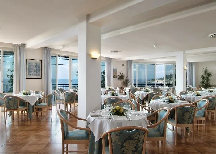 Piccolo Paradiso 3* Масса-Лубренсе
